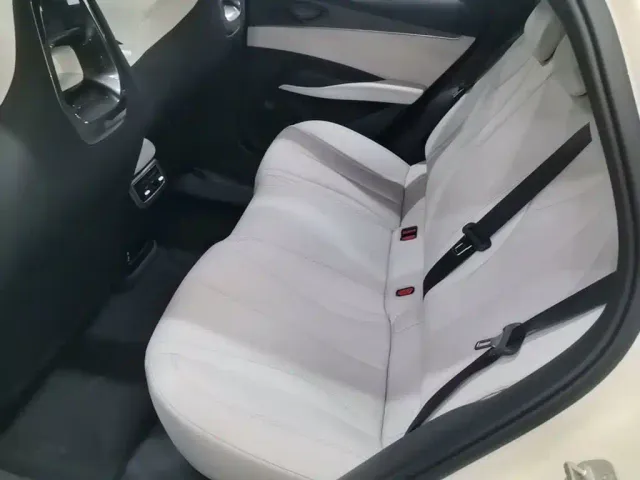 BYD Seal 06 — Фото автомобиля 16