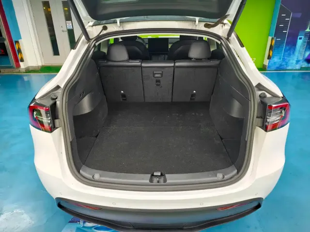 Tesla Model Y 2022 Long Range AWD — Фото автомобиля 18