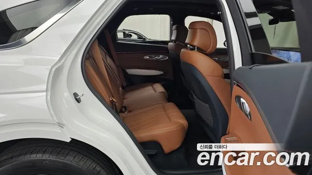 Genesis GV70 2.5T Бензин 2WD — Фото автомобиля 11