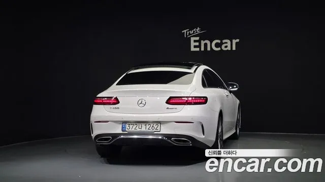 Mercedes-Benz E-Class — Фото автомобиля 4