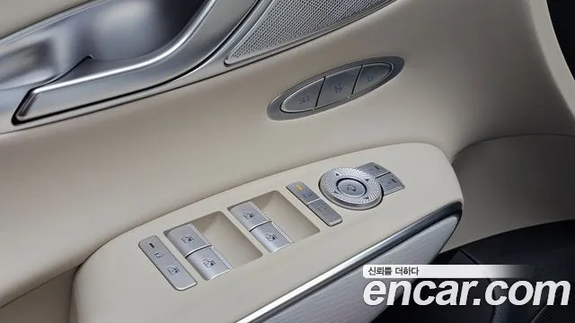 Genesis GV70 — Фото автомобиля 23