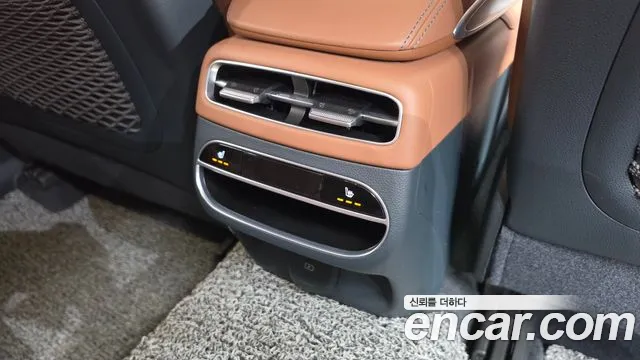 Genesis GV70 — Фото автомобиля 22