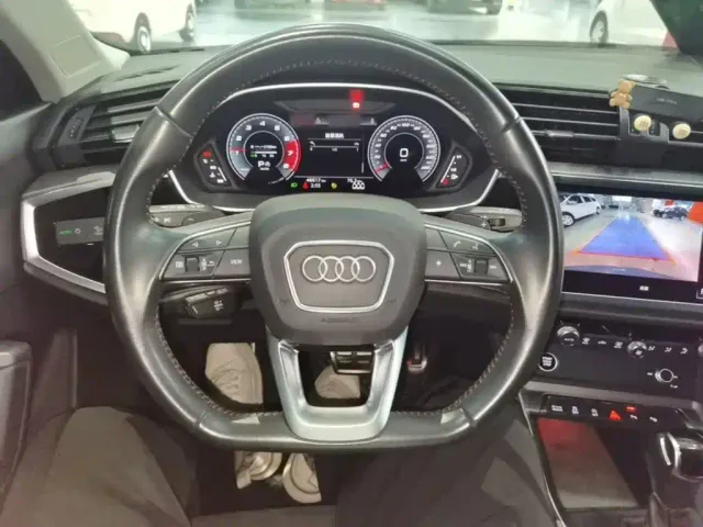 Audi Q3 — Фото автомобиля 10