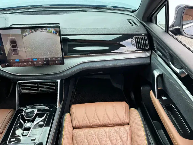 BYD Tang — Фото автомобиля 14