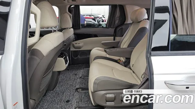 Kia Canival Новый Carnival 4 поколение Бензин 7 мест Hi-Limousine — Фото автомобиля 20