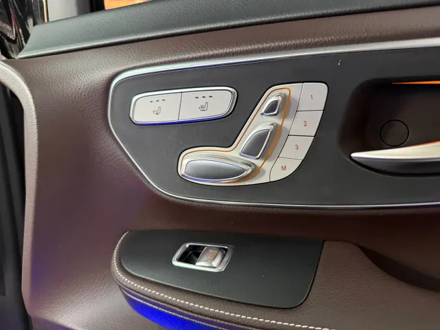 Mercedes-Benz V-Class — Фото автомобиля 26