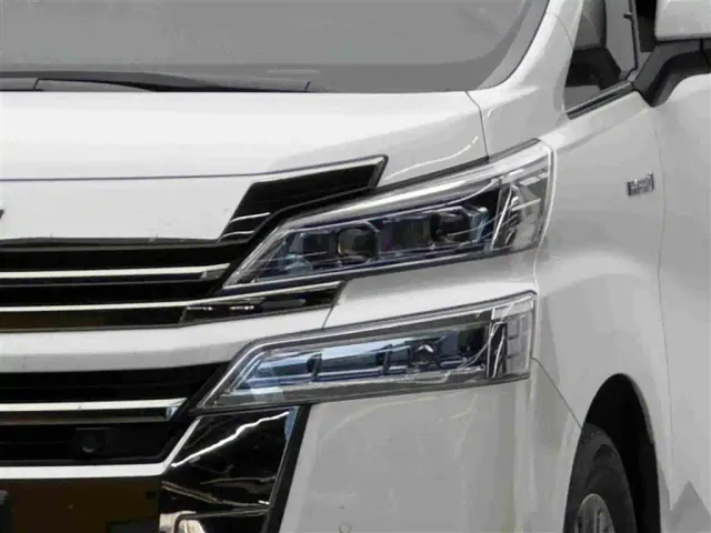 Toyota Vellfire — Фото автомобиля 3