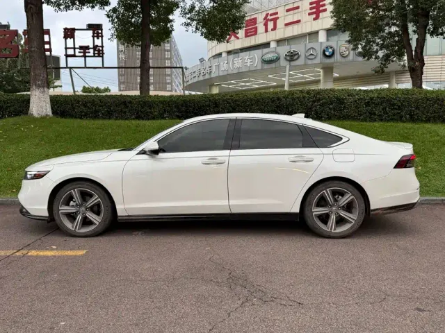Honda Accord — Фото автомобиля 3