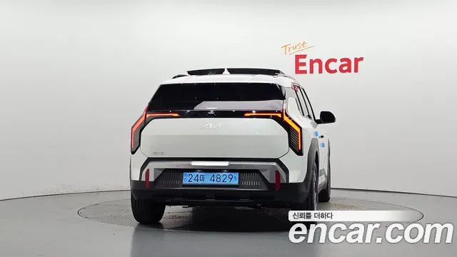 Kia EV3 — Фото автомобиля 4