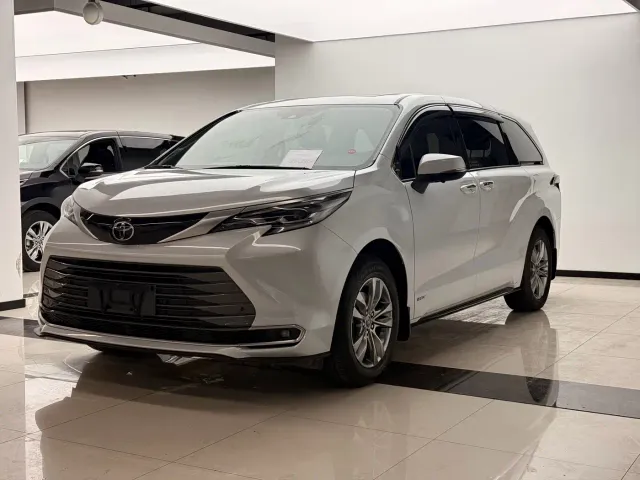 Фотография автомобиля — Toyota Sienna