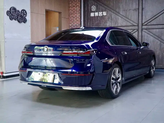 BMW 7 Series — Фото автомобиля 20