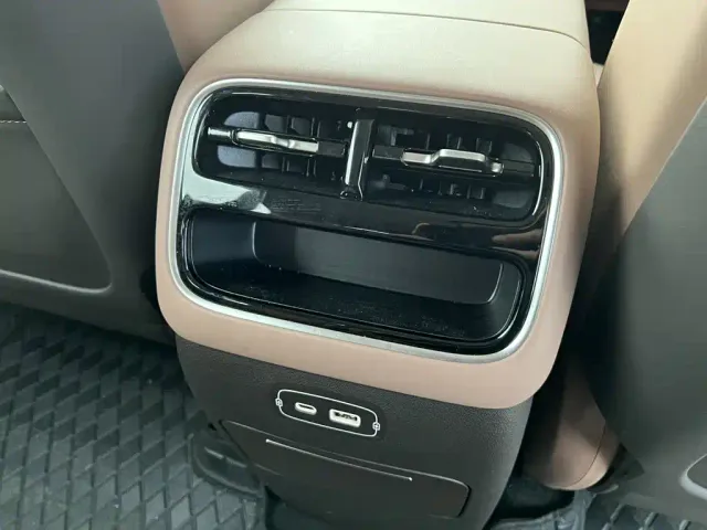 Leapmotor C10 — Фото автомобиля 10