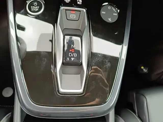 Audi Q4 e-tron — Фото автомобиля 13