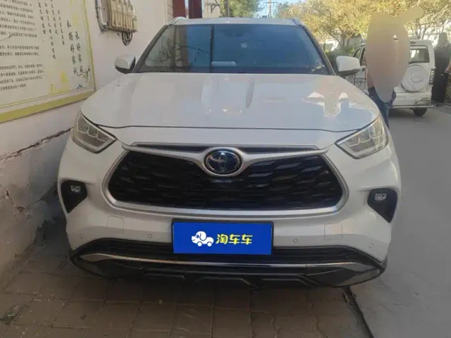 Toyota Highlander — Фото автомобиля 2