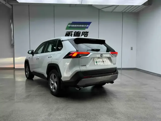 Toyota RAV4 Rongfang 2022 Hybrid 2.5L E-CVT 2WD Elite Edition — Фото автомобиля 7