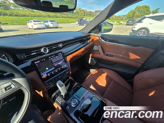 Maserati Quattroporte — Фото автомобиля 14