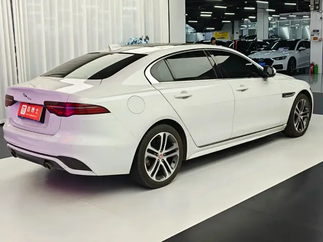 Jaguar XEL — Фото автомобиля 9