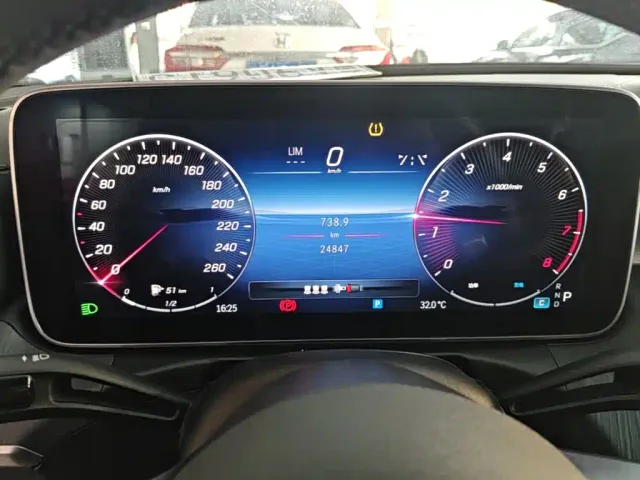 Mercedes-Benz C-Class — Фото автомобиля 11