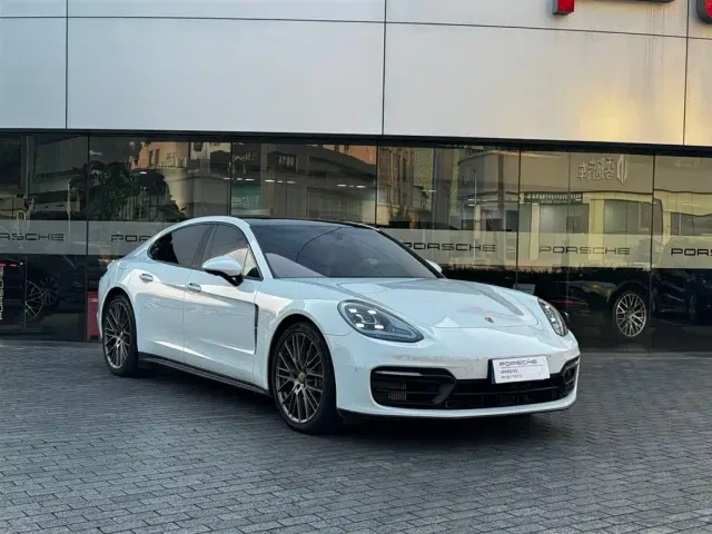 Porsche Panamera — Фото автомобиля 3