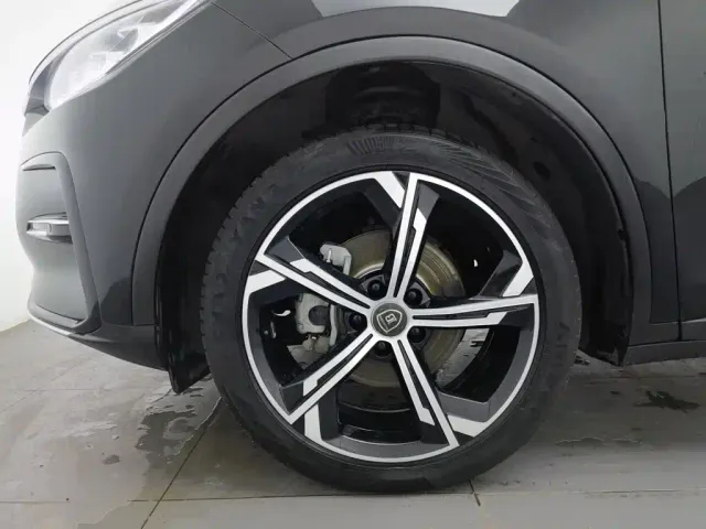 BYD Tang — Фото автомобиля 17