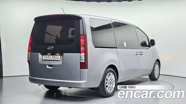 Hyundai Staria Staria Tourer 9 мест — Фото автомобиля 2