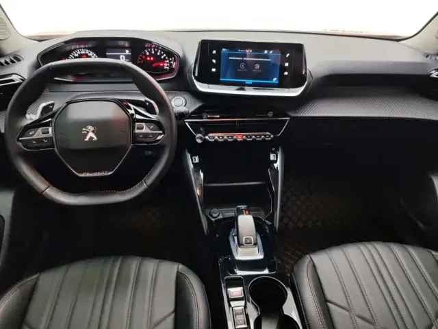 Peugeot 2008 — Фото автомобиля 12