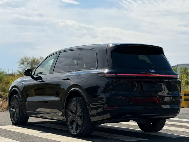 Li Auto L9 — Фото автомобиля 6
