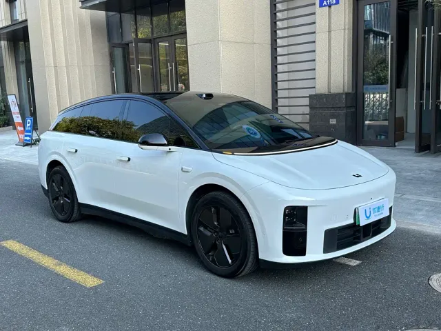 Li Auto i6 — Фото автомобиля 2