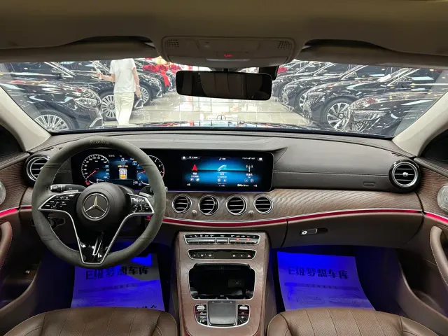 Mercedes-Benz E-Class — Фото автомобиля 14