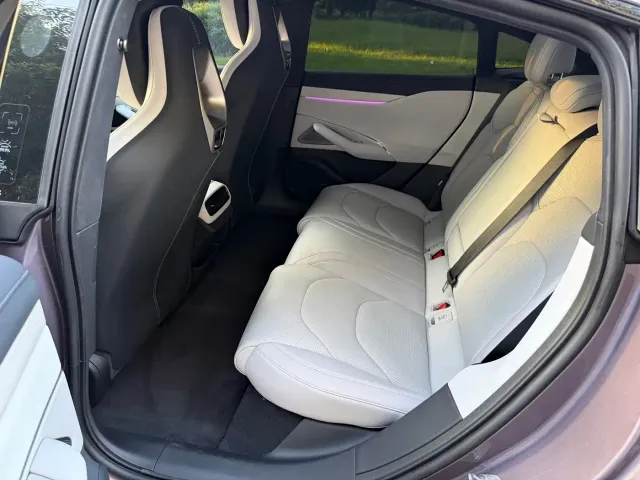Xiaomi SU7 — Фото автомобиля 5