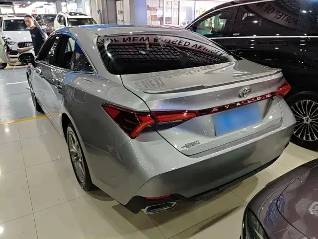 Toyota Avalon — Фото автомобиля 4