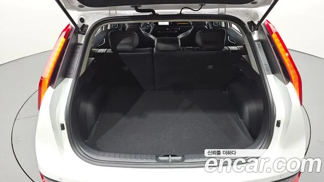 Kia Niro Niro (New) — Фото автомобиля 23