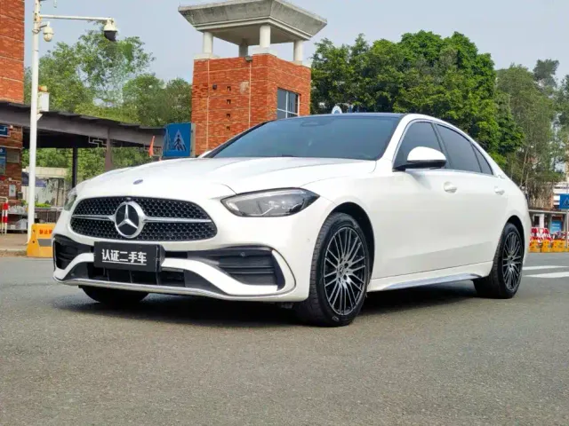 Фотография автомобиля — Mercedes-Benz C-Class