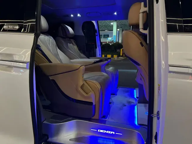 Denza Denza D9 2022 DM-i 1040 Premium — Фото автомобиля 6
