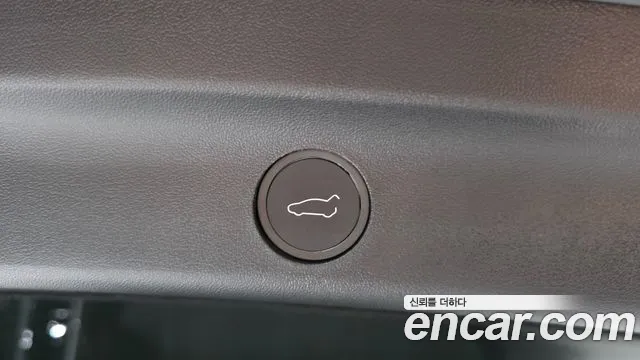 Tesla Model Y — Фото автомобиля 5