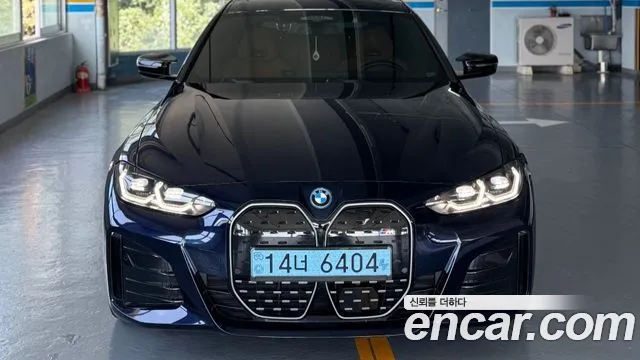 Фотография автомобиля — BMW i4