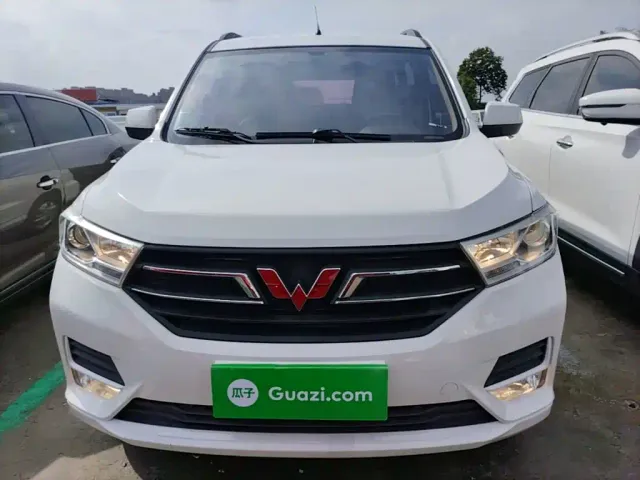 Wuling Hongguang — Фото автомобиля 2