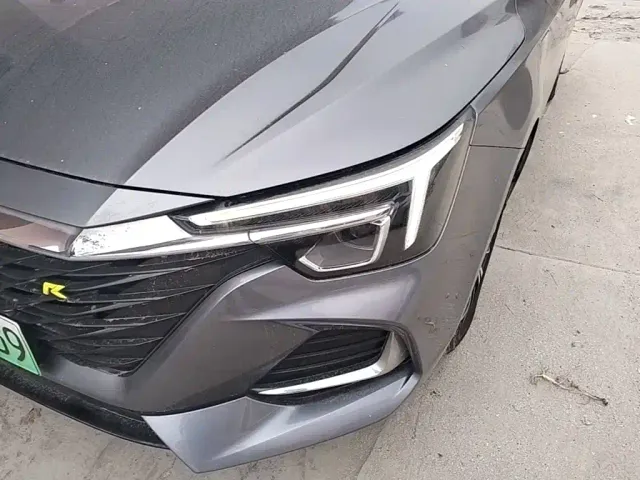 Roewe i6 MAX EV — Фото автомобиля 23