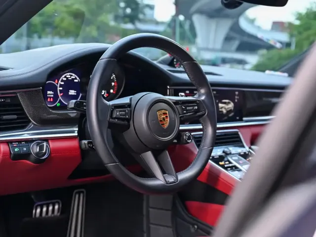 Porsche Panamera — Фото автомобиля 9