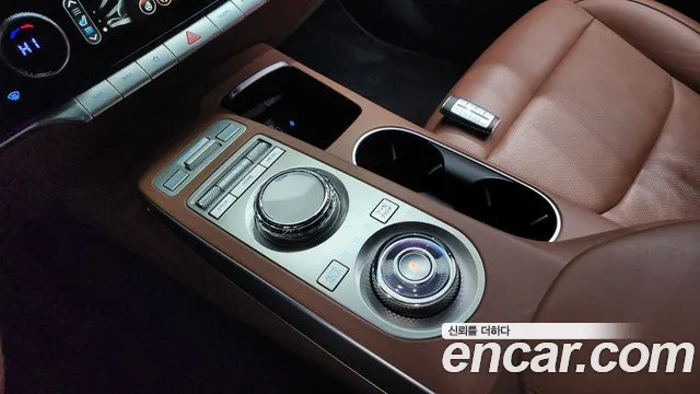 Genesis GV70 — Фото автомобиля 9