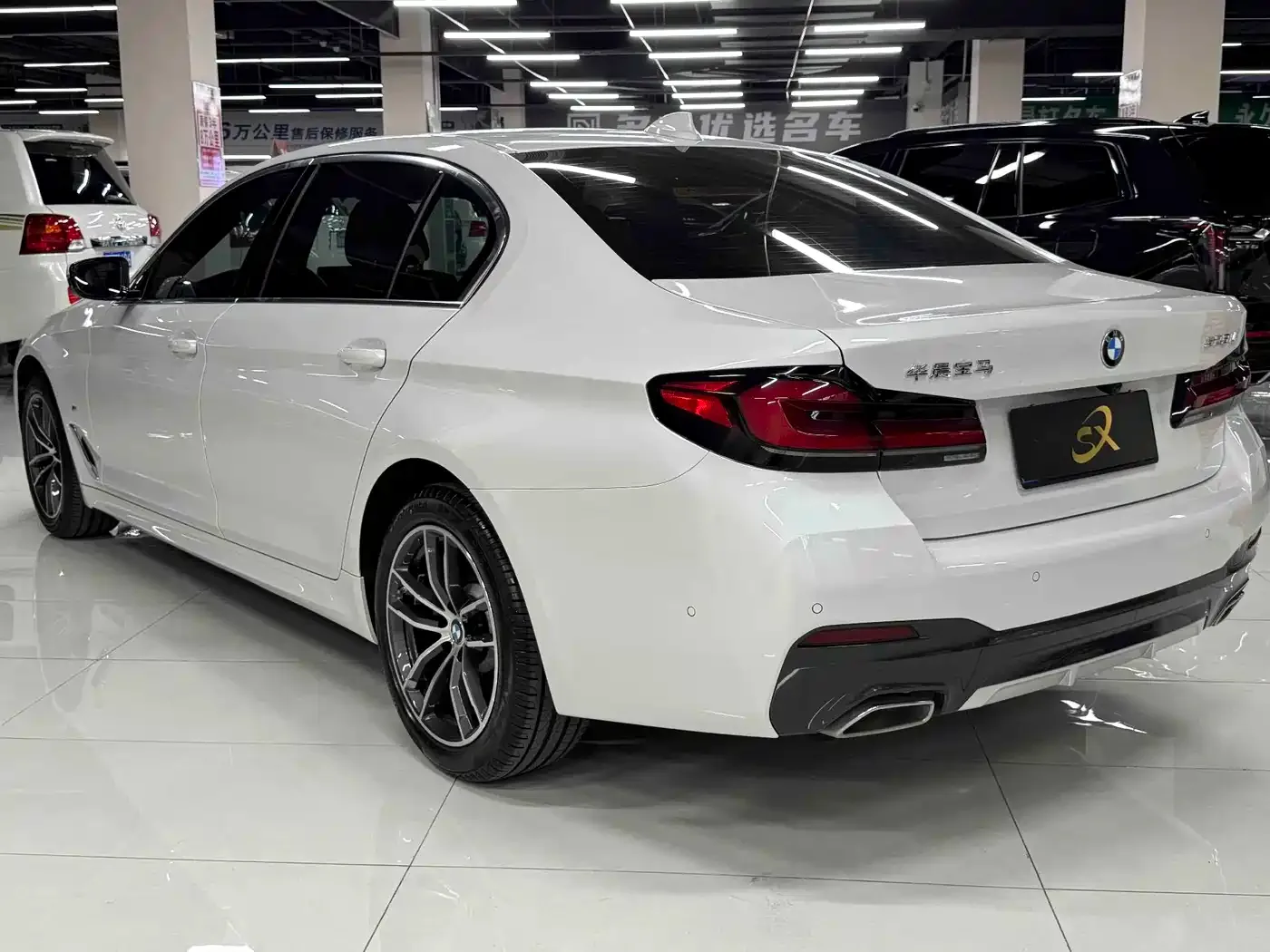 BMW BMW 5 Series 2022 525Li M Sport Package — Фото автомобиля 4