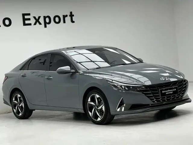 Hyundai Elantra — Фото автомобиля 3