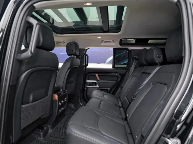 Land Rover Defender — Фото автомобиля 13