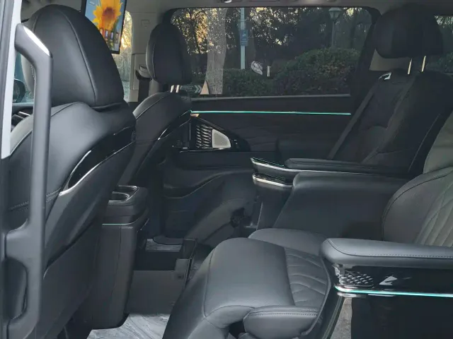 GAC Trumpchi M8 — Фото автомобиля 5