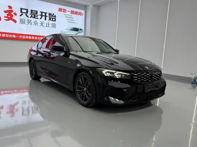BMW BMW 3 Series 2024 330i M Sport Shadowline Package — Фото автомобиля 3