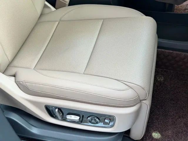 Li Auto MEGA — Фото автомобиля 17