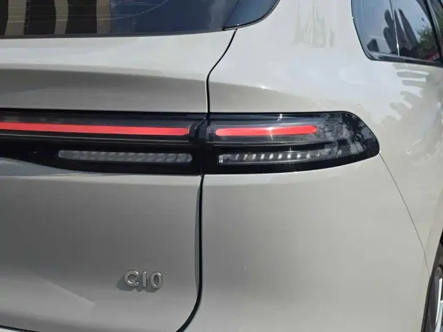 Leapmotor C10 — Фото автомобиля 5