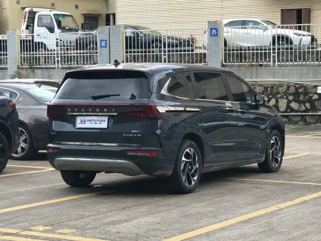 Hyundai Custo — Фото автомобиля 5