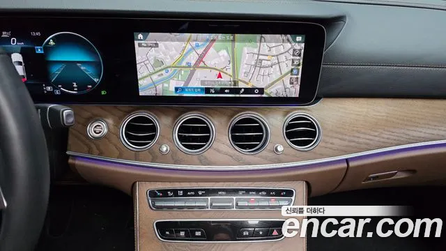 Mercedes-Benz E-Class — Фото автомобиля 10