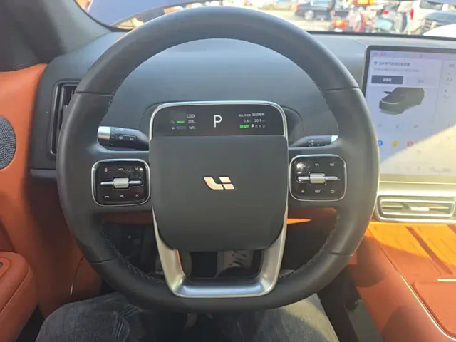 Li Auto L7 — Фото автомобиля 10